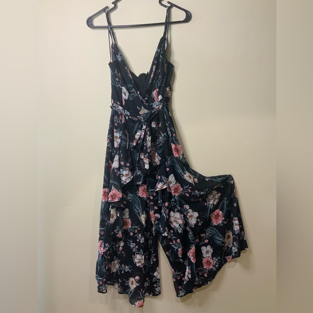 Floral romper flowy size Medium